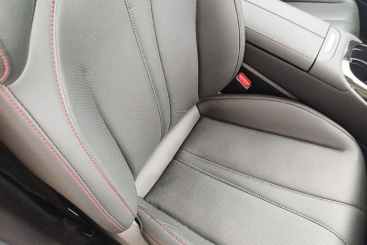 Used XPeng P7 2020 Rear-Drive Long-Range Smart Drive Version Right Front Seat