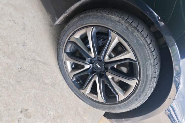 Used XPeng P7 2020 586E Right Front Wheel Hub
