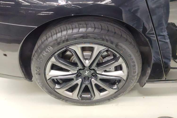 Used XPeng P7 2020 670E Right Rear Wheel Hub
