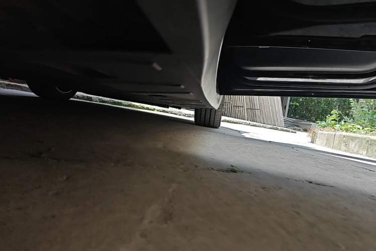 Used XPeng P7 2020 670E Right Side Sill