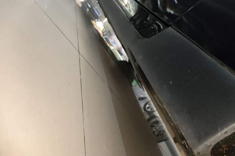 Used XPeng P7 2020 586E Right Side Sill