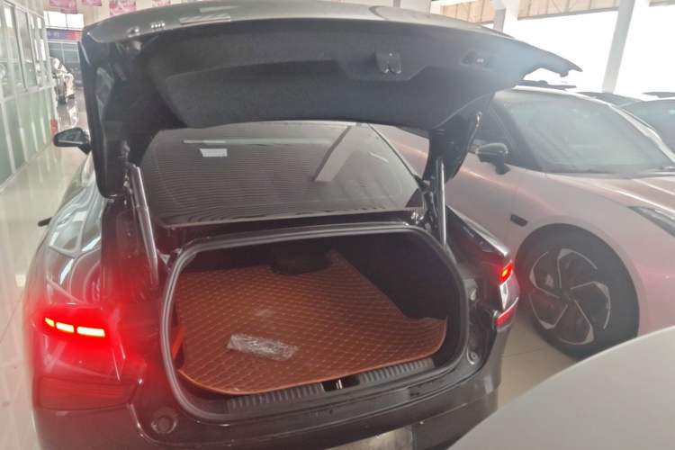 Used XPeng P7 2020 670E Trunk