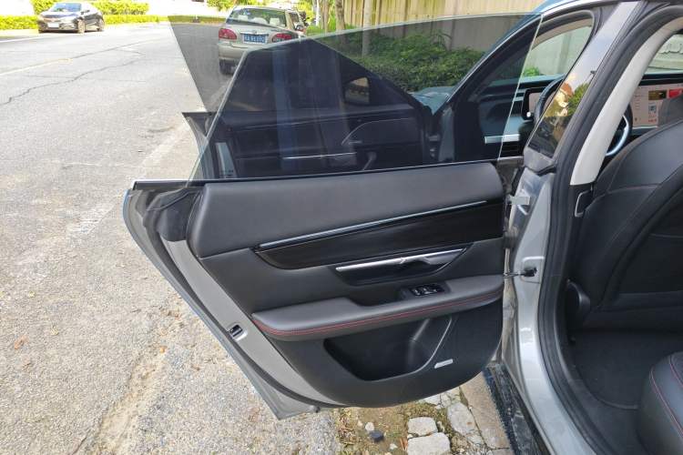 Used XPeng P7 2020 670E Interior 8