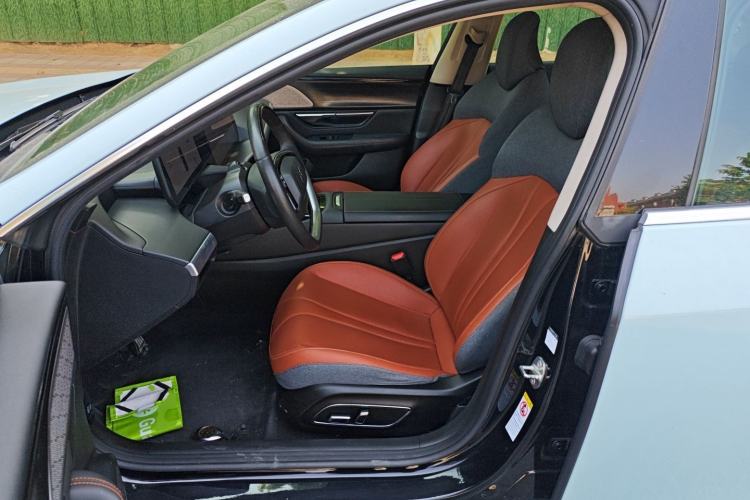 Used XPeng P7 2020 Rear-Drive Long-Range Smart Drive Version Left Front Seat