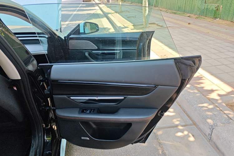 Used XPeng P7 2020 Rear-Drive Long-Range Smart Drive Version Right Rear Door Interior