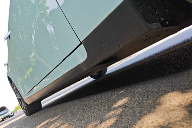 Used XPeng P7 2020 Rear-Drive Long-Range Smart Drive Version Right Side Sill