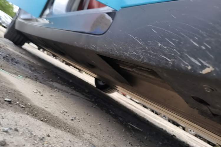 Used XPeng P7 2020 586N Right Side Sill