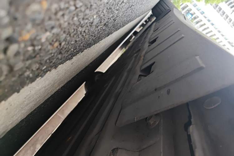 Used XPeng P7 2020 670E Chassis Front Right