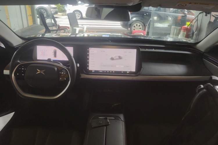 Used XPeng P7 2020 Rear-Drive Long-Range Smart Drive Version Center Console