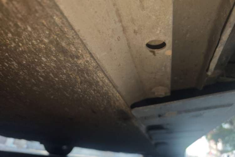 Used XPeng P7 2020 706G Chassis Front Left