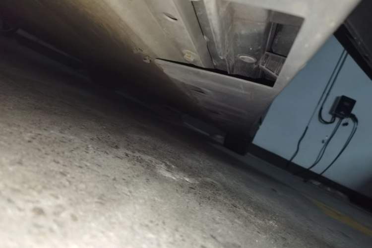Used XPeng P7 2020 670N Chassis Front Left