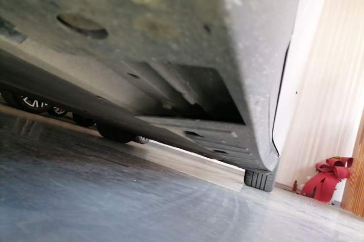 Used XPeng P7 2020 670N Chassis Front Left