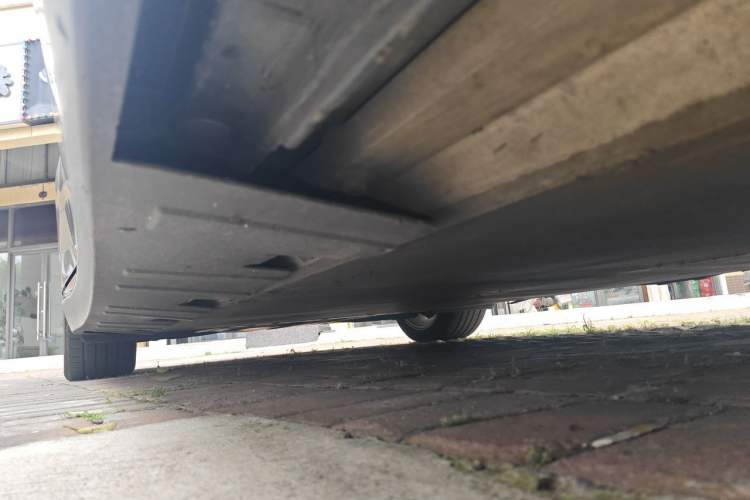 Used XPeng P7 2020 670E Chassis Front Right