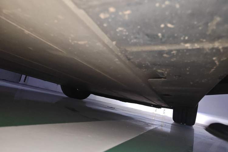 Used XPeng P7 2020 586E Chassis Front Right
