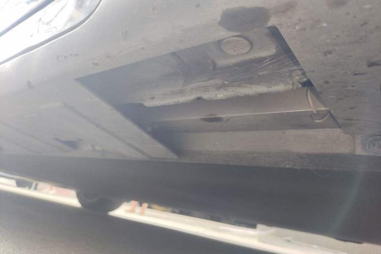 Used XPeng P7 2020 670N Chassis Front Right