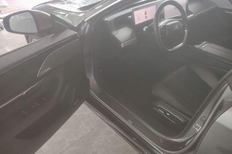 Used XPeng P7 2020 Rear-Drive Long-Range Smart Drive Version Driver Seat