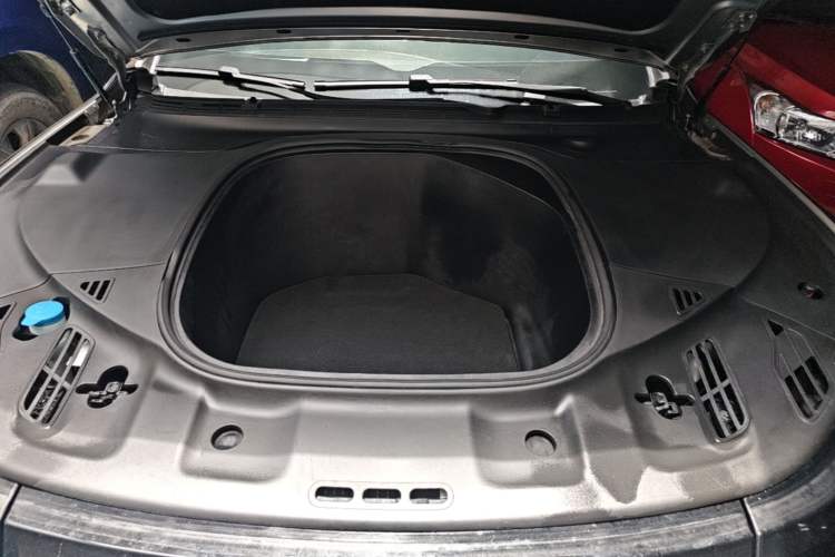 Used XPeng P7 2020 670N Engine Bay