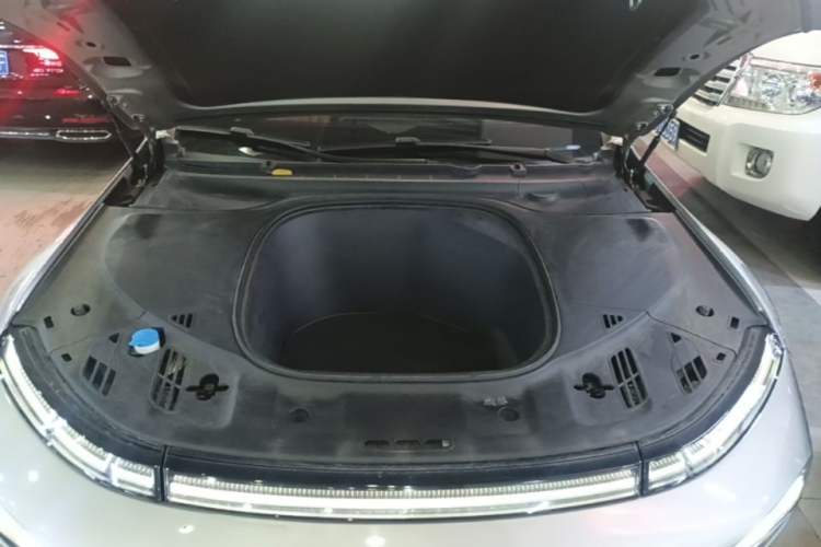 Used XPeng P7 2020 670E Engine Bay