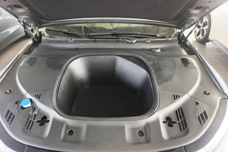 Used XPeng P7 2020 670N Engine Bay