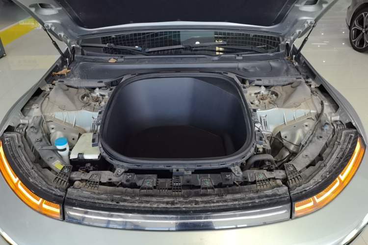 Used XPeng P7 2020 706G Engine Bay