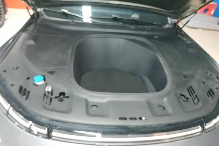 Used XPeng P7 2020 670N Engine Bay