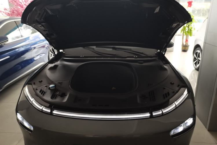 Used XPeng P7 2020 562E Performance Edition Engine Bay