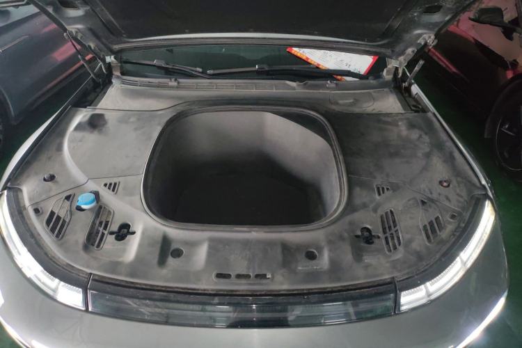 Used XPeng P7 2020 670E Engine Bay