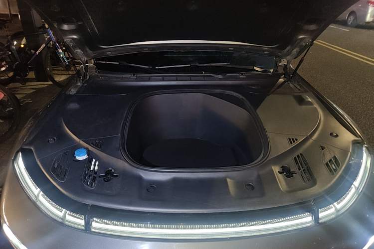Used XPeng P7 2020 670E Engine Bay