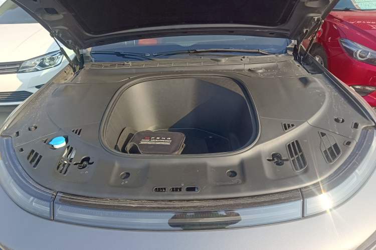 Used XPeng P7 2020 670E Engine Bay