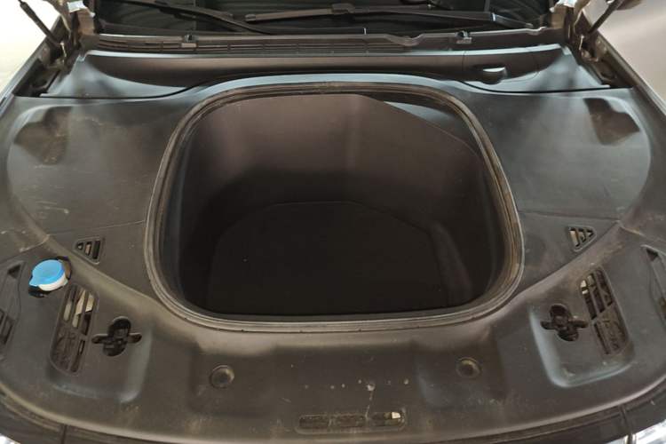 Used XPeng P7 2020 670N Engine Bay