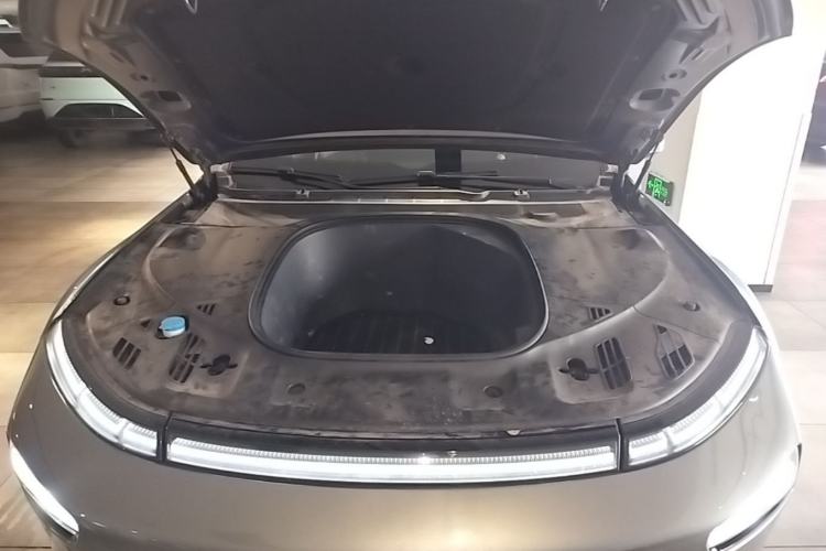 Used XPeng P7 2020 586E Engine Bay