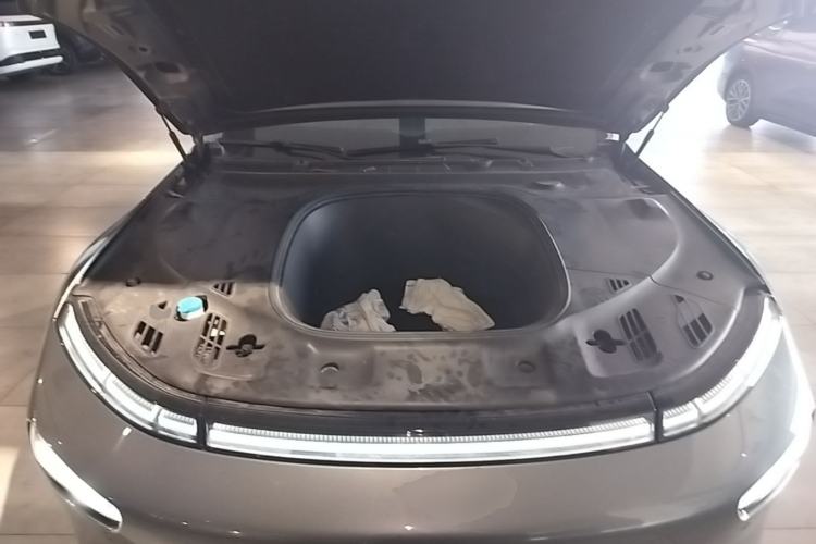 Used XPeng P7 2020 670E Engine Bay