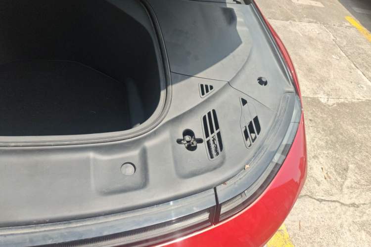 Used XPeng P7 2020 670N Engine Bay Left