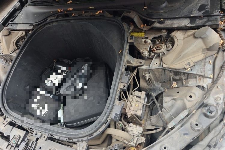 Used XPeng P7 2020 670N Engine Bay Left