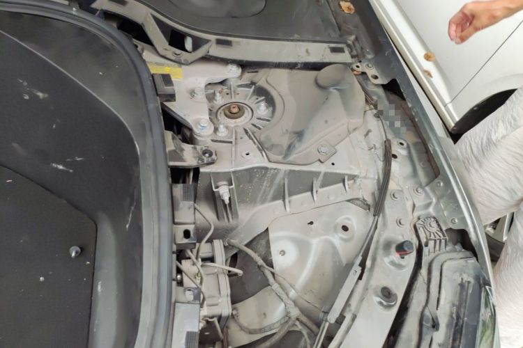 Used XPeng P7 2020 670N Engine Bay Left