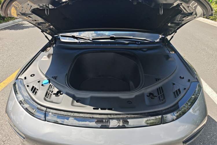 Used XPeng P7 2020 670N Engine Bay
