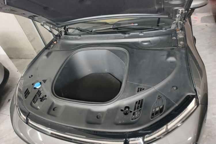 Used XPeng P7 2020 670E Engine Bay