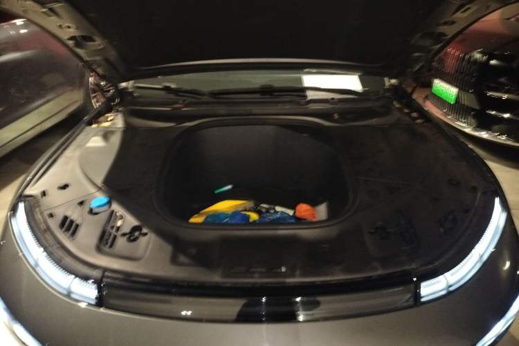 Used XPeng P7 2020 670N Engine Bay