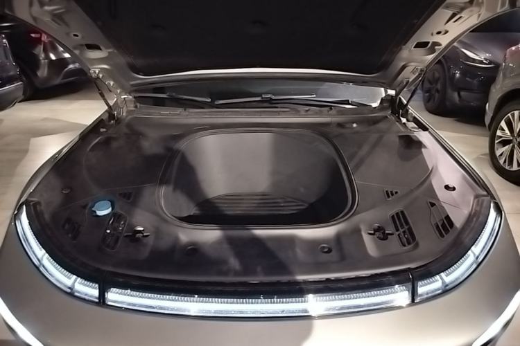 Used XPeng P7 2020 670E Engine Bay