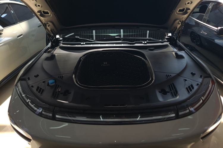Used XPeng P7 2020 586N Engine Bay