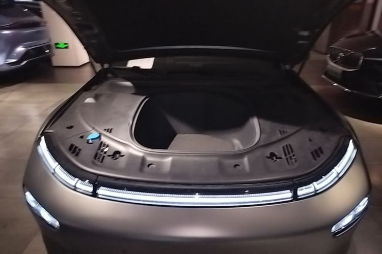 Used XPeng P7 2020 586N Engine Bay