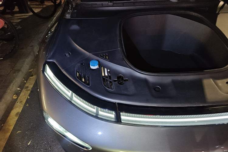 Used XPeng P7 2020 670E Engine Bay Right