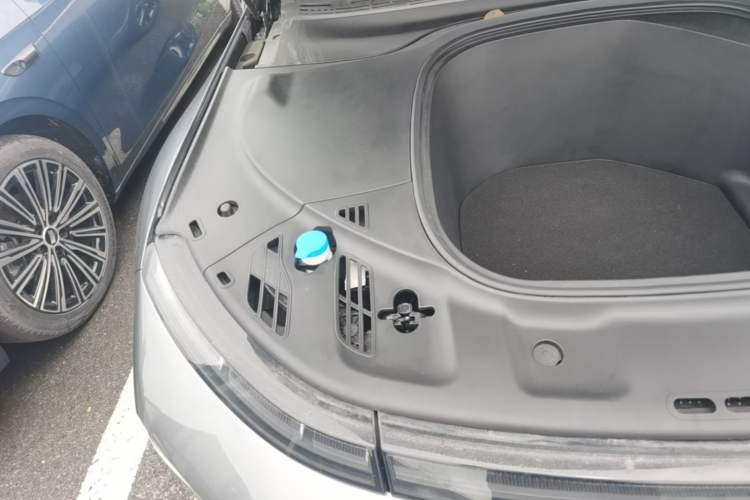 Used XPeng P7 2020 670E Engine Bay Right