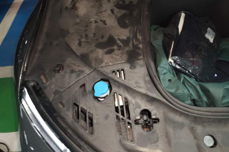 Used XPeng P7 2020 670N Engine Bay Right