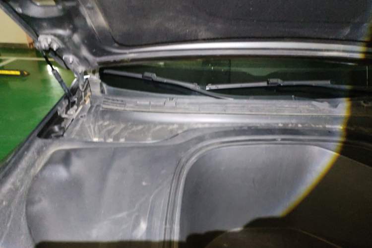 Used XPeng P7 2020 670N Engine Bay Right