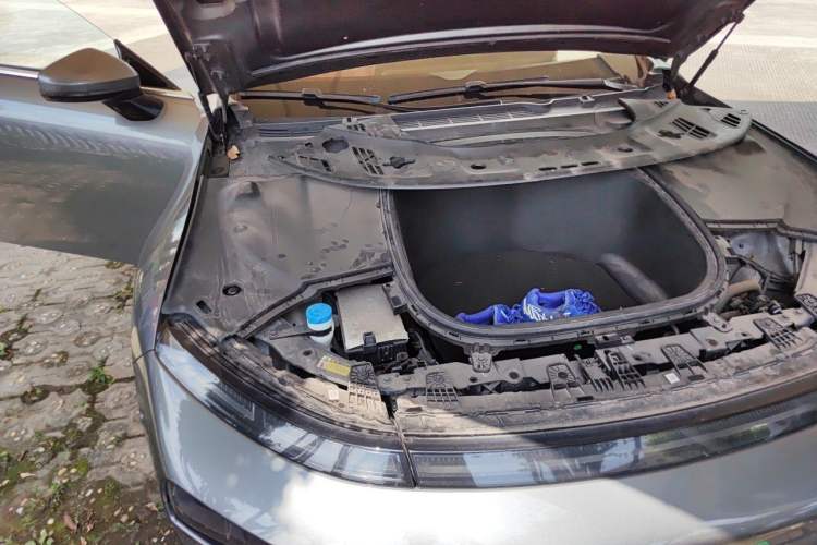 Used XPeng P7 2020 586N Engine Bay Right