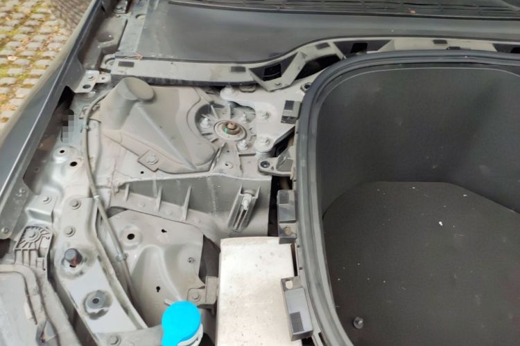 Used XPeng P7 2020 670N Engine Bay Right