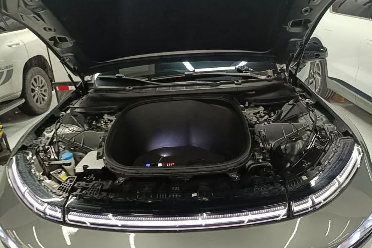 Used XPeng P7 2020 562E Performance Edition Engine Bay