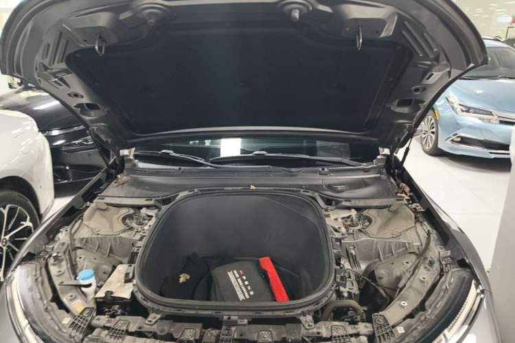 Used XPeng P7 2020 670N Engine Bay