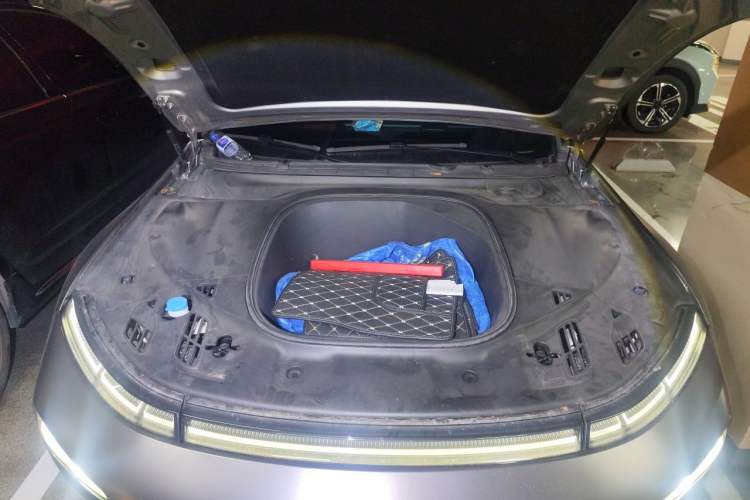 Used XPeng P7 2020 670N Engine Bay